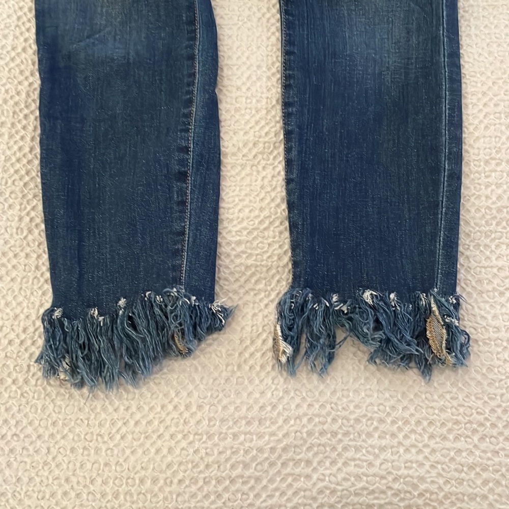 Joe’s Jeans Cropped Frayed Jeans
